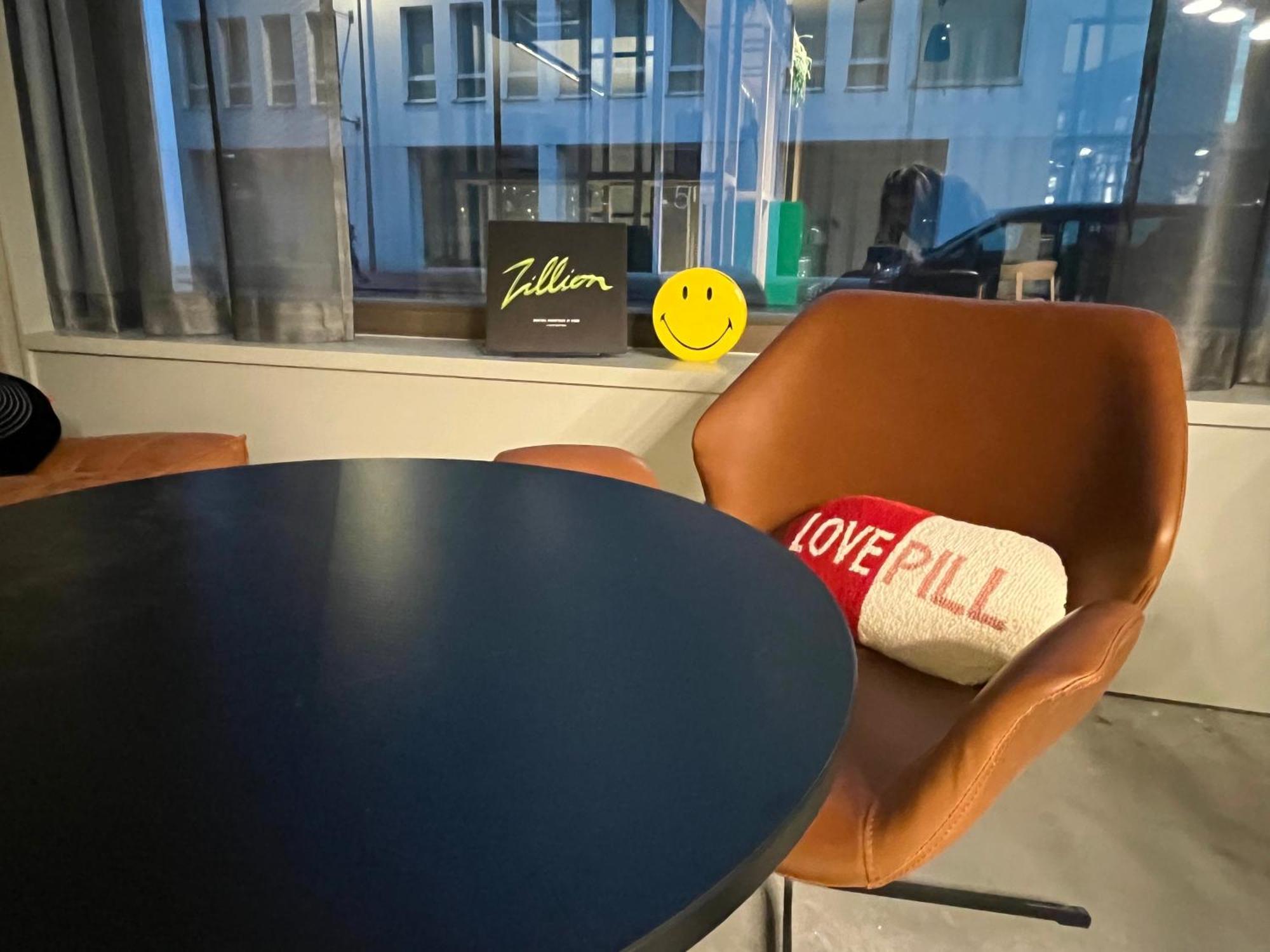 Moxy Antwerp酒店 外观 照片